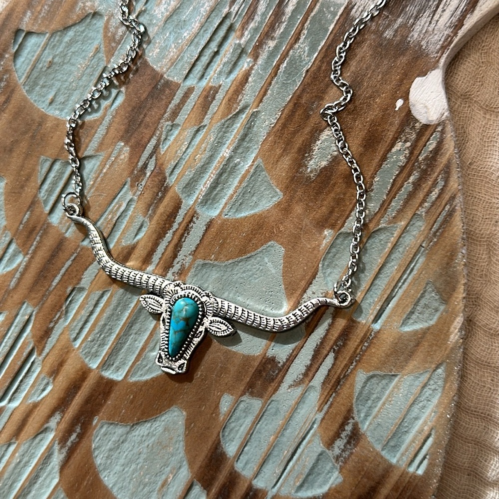 NWT Turquoise Longhorn Bull Head Boho Necklace - Picture 7 of 12